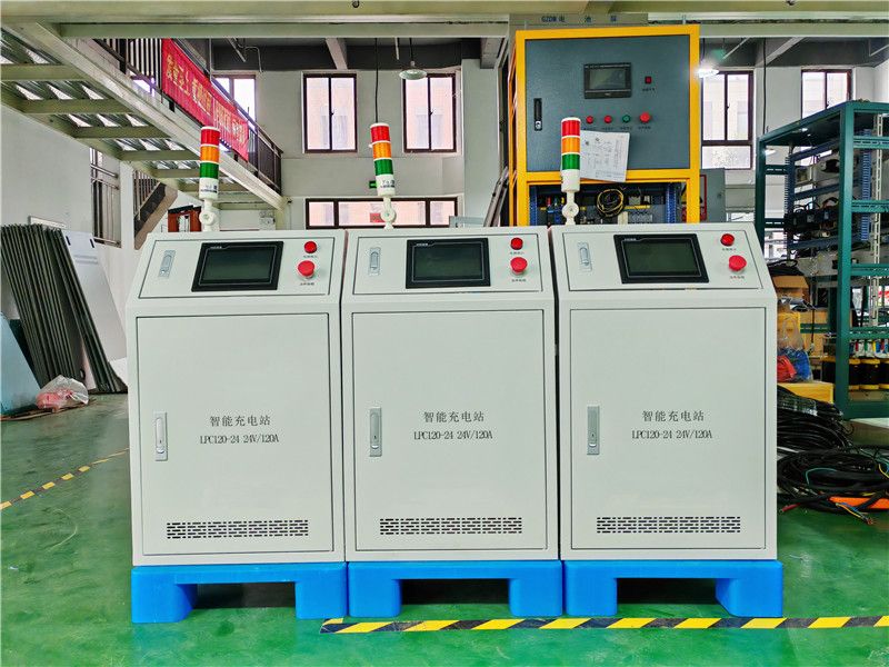 24V 120A 自動伸縮充電站